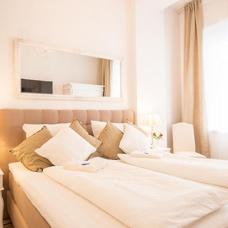 Fritz By Rockchair Apartments L Superhost Status L 3 Bedrooms Boxspringbeds 2 Bathrooms 2 Kitchen - Cozy Family & Business Flair Welcomes You! Берлин Екстериор снимка