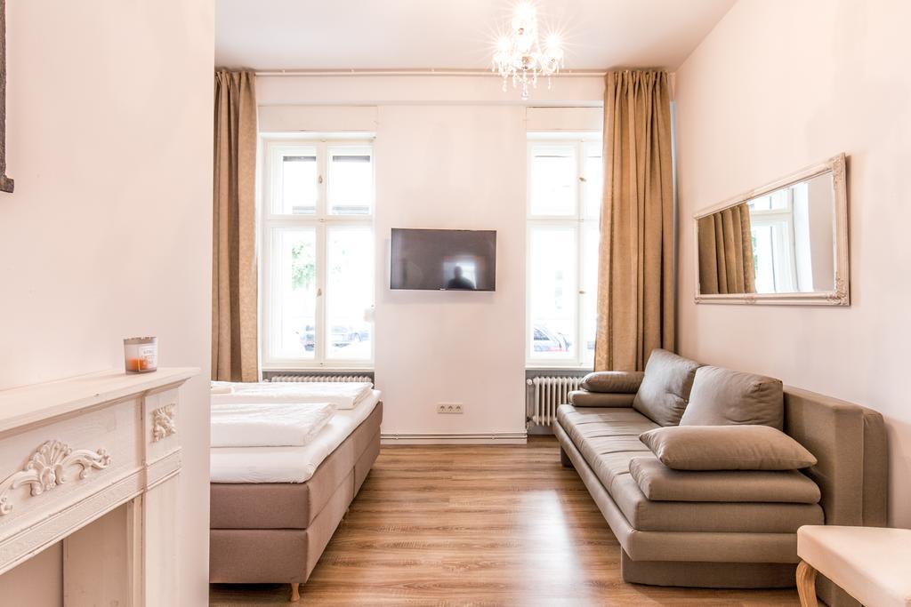 Fritz By Rockchair Apartments L Superhost Status L 3 Bedrooms Boxspringbeds 2 Bathrooms 2 Kitchen - Cozy Family & Business Flair Welcomes You! Берлин Екстериор снимка
