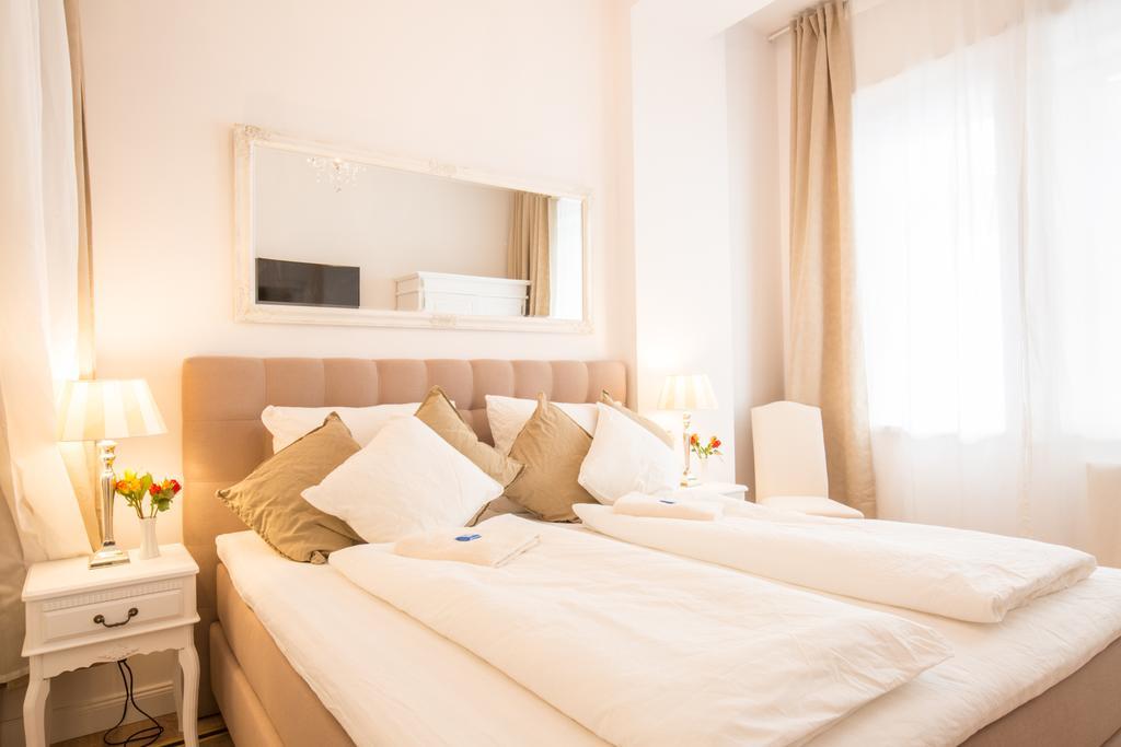 Fritz By Rockchair Apartments L Superhost Status L 3 Bedrooms Boxspringbeds 2 Bathrooms 2 Kitchen - Cozy Family & Business Flair Welcomes You! Берлин Екстериор снимка