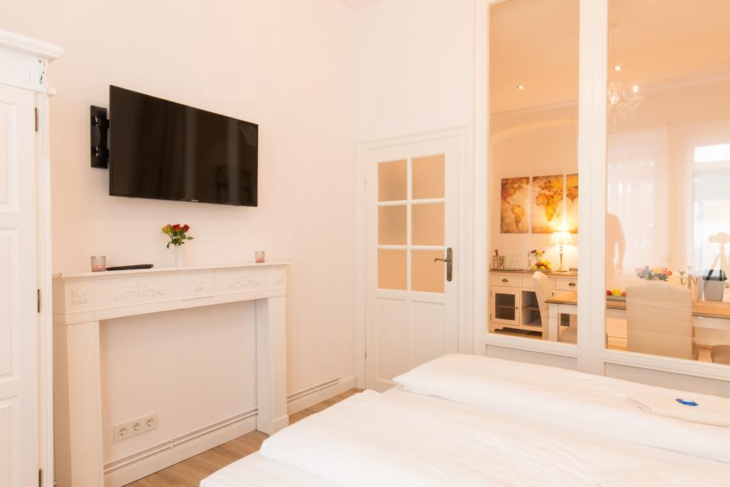 Fritz By Rockchair Apartments L Superhost Status L 3 Bedrooms Boxspringbeds 2 Bathrooms 2 Kitchen - Cozy Family & Business Flair Welcomes You! Берлин Екстериор снимка